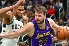 NBA赛场焦点：东契奇与格林球场抱怨现象解析